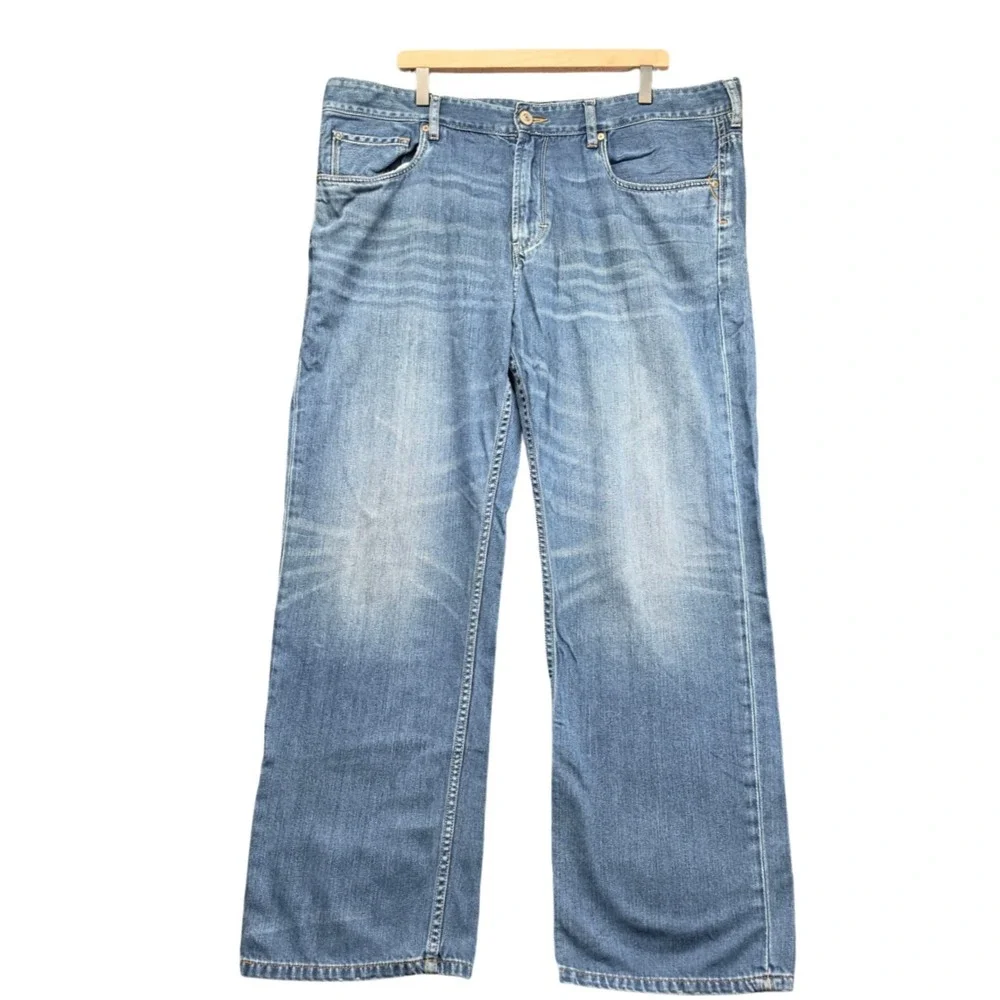 Tommy Bahama Men 42x30 Standard Fit Straight Jeans Blue Denim Tencel Marlin Logo